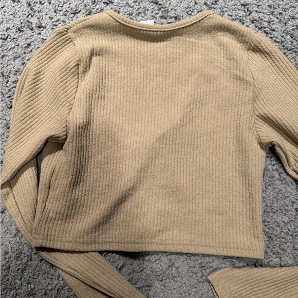 H&M long sleeve - Picture 4 of 4